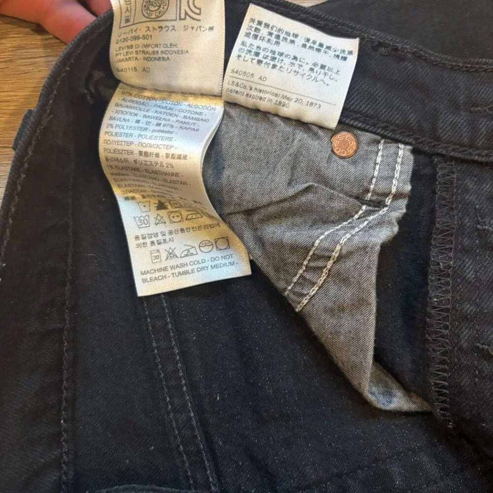 Levi's Women's Wedgie Straight Jeans Dark Black Size 26x26 - Picture 6 of 10